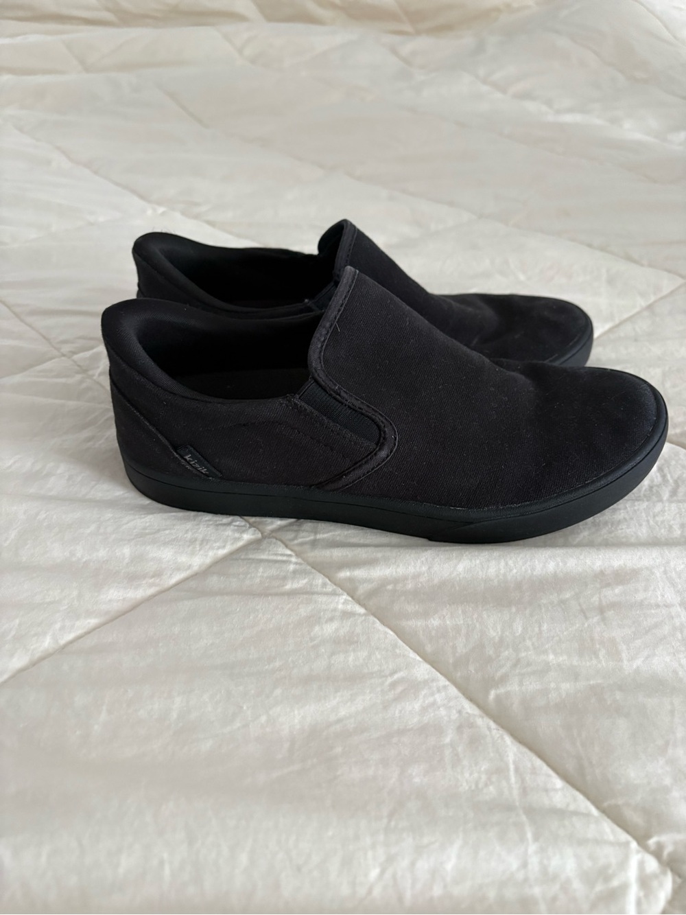 Kizik Venice Mens 7 W Womens 8.5 Wide Blackout Hands Free Slip On Shoes